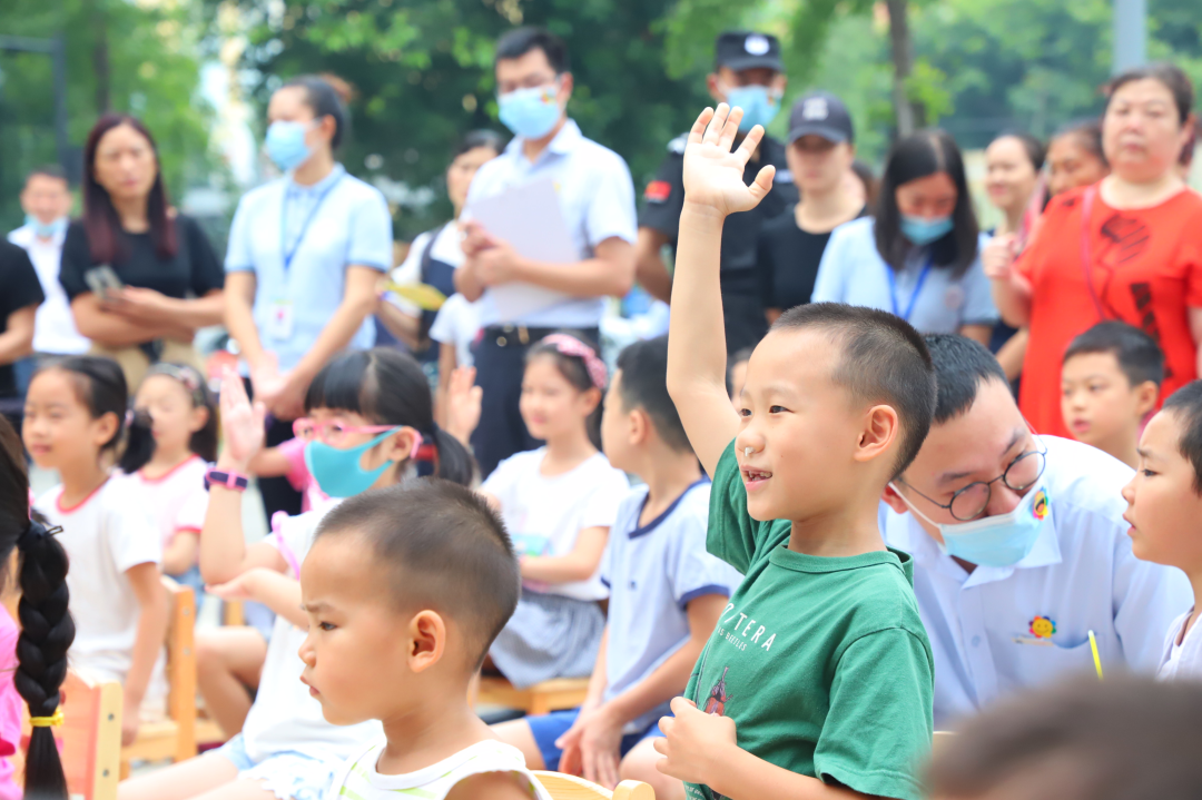 湖南保安服務(wù),墻外高空清洗服務(wù),湖南保利天創(chuàng)物業(yè)發(fā)展有限公司